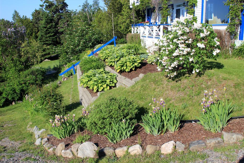 Auberge Fleurs De Lune La Malbaie Exterior foto